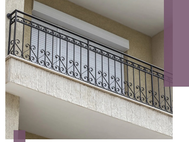 Балконные ограждения из металла и стекла в Белгороде для домов