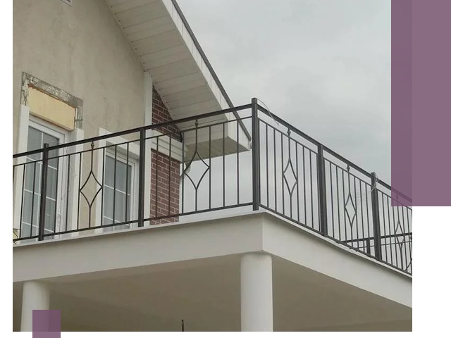 Изготовление балконных ограждений в Белгороде из металла и стекла