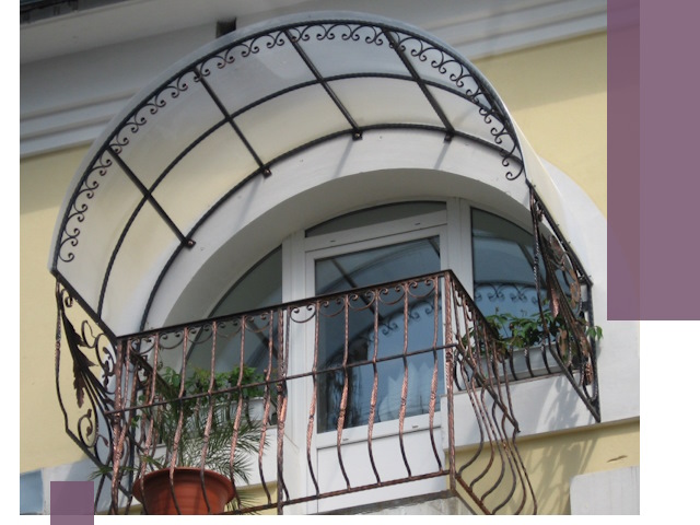 Козырьки над балконом в Белгороде — изготовление и монтаж